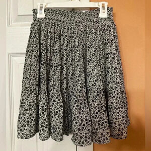 Women’s floral skirt size small with stretch waistband